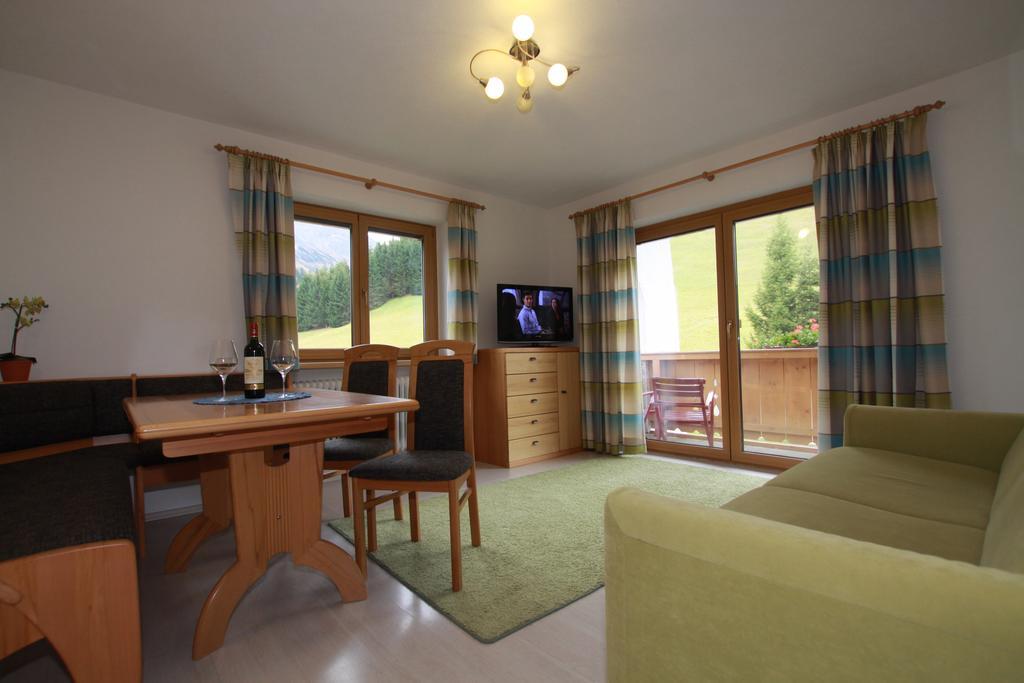 Haus Schoene Aussicht Berwang Extérieur photo